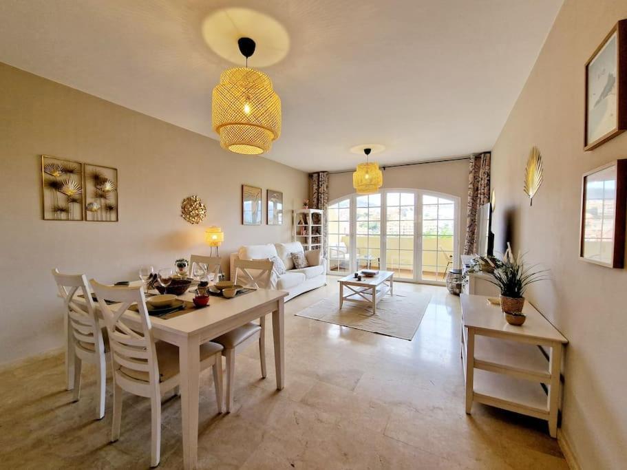 Royal Golf View: 2Br, Pools & Ac Apartment Sitio de Calahonda Exterior foto