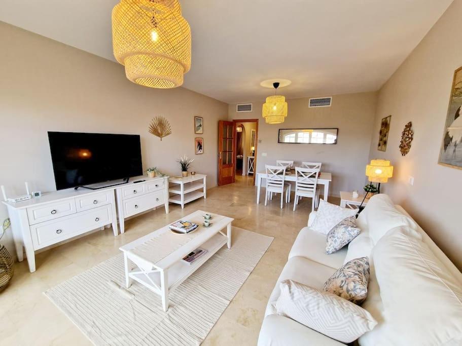 Royal Golf View: 2Br, Pools & Ac Apartment Sitio de Calahonda Exterior foto