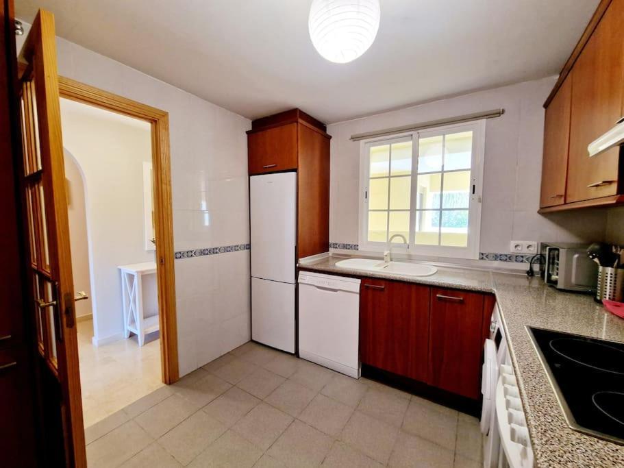 Royal Golf View: 2Br, Pools & Ac Apartment Sitio de Calahonda Exterior foto
