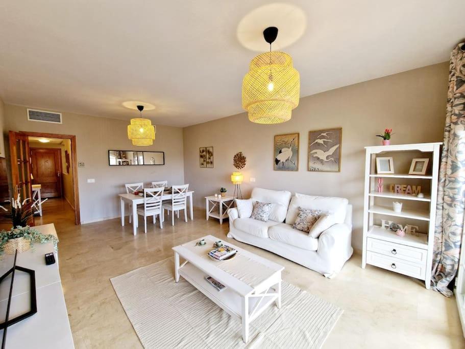 Royal Golf View: 2Br, Pools & Ac Apartment Sitio de Calahonda Exterior foto